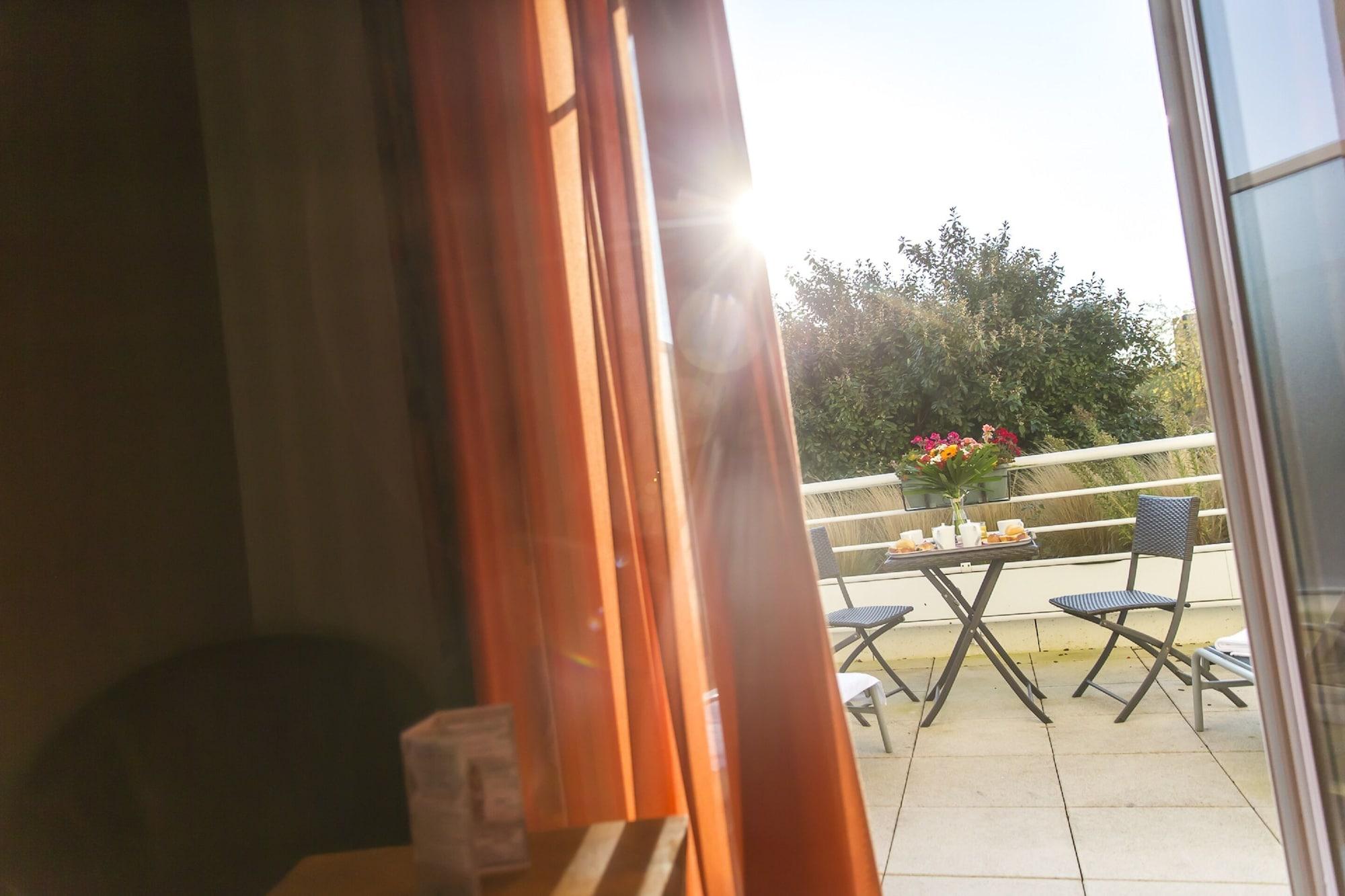 Almoria Hotel & Spa Довиль Экстерьер фото